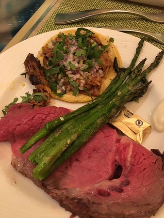 The Buffet at Wynn signature dishes Prime Rib
Crab Legs
King Crab
